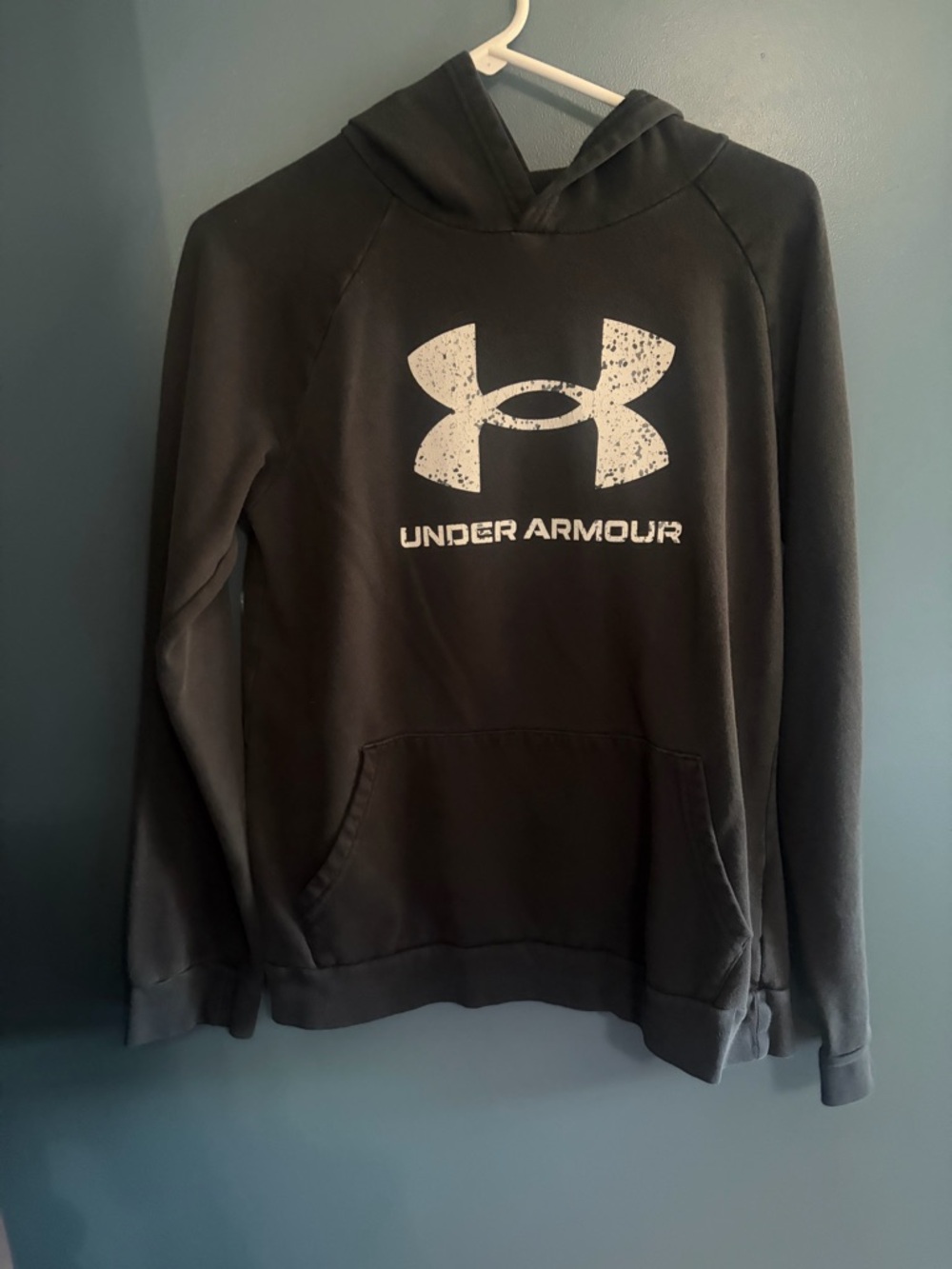 Under Armour youth Black Hoodie Sweater with White Logo